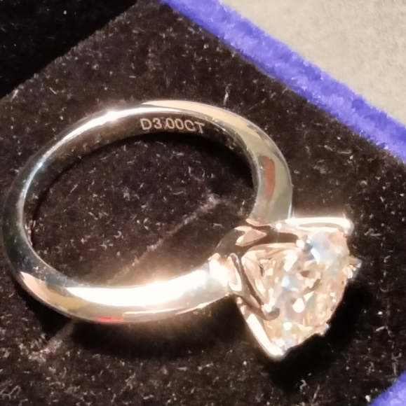 3 Kt. certified round moissanite diamond engagement ring - Picture 7 of 15